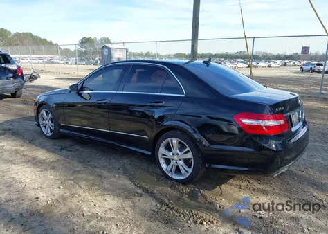 2013 Mercedes-Benz E 350 4Matic z USA, uszkodzony, nr VIN WDDHF8JB6DA734292